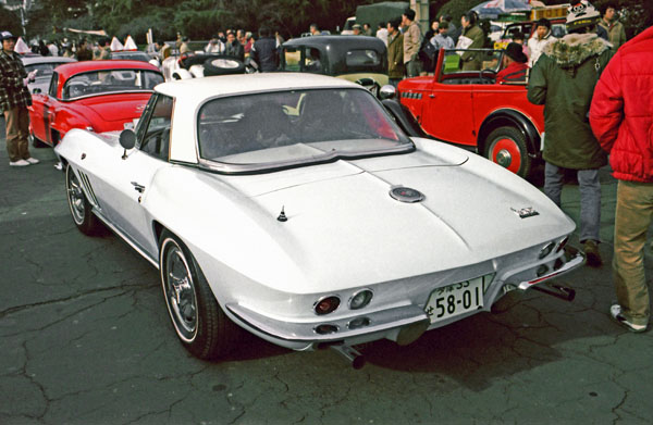 66-02b (81-03-11) 1966 Chevrolet Corvette Stingray.jpg
